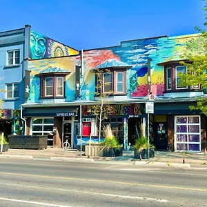 The Only Backpacker's (adults Only) Pensión Toronto